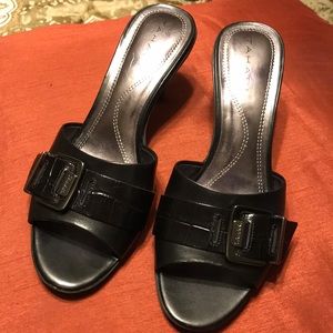 Black Tahari Heels - Size 6 1/2
